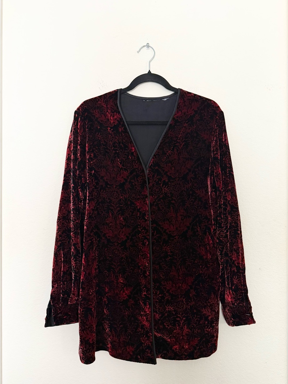 🥀 vintage 90’s gothic velvet cardigan